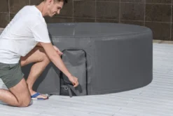 Bestway Lay-Z Spa Isolerende Beschermhoes - Ø 236 Cm 10 Bestway Lay-Z Spa Isolerende Beschermhoes - Ø 236 Cm -Bestway Verkoopwinkel 1267 1900 thermal cover dicht ritsen 1 resultaat 1